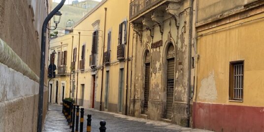 IMMOBILE NEL CENTRO STORICO DI BRINDISI  RI.465